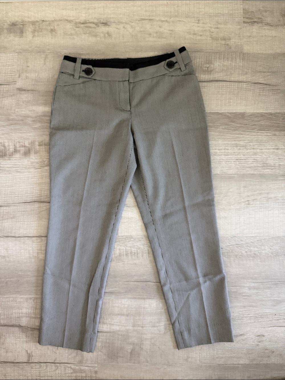 Classic Women's Cropped Dress Pants